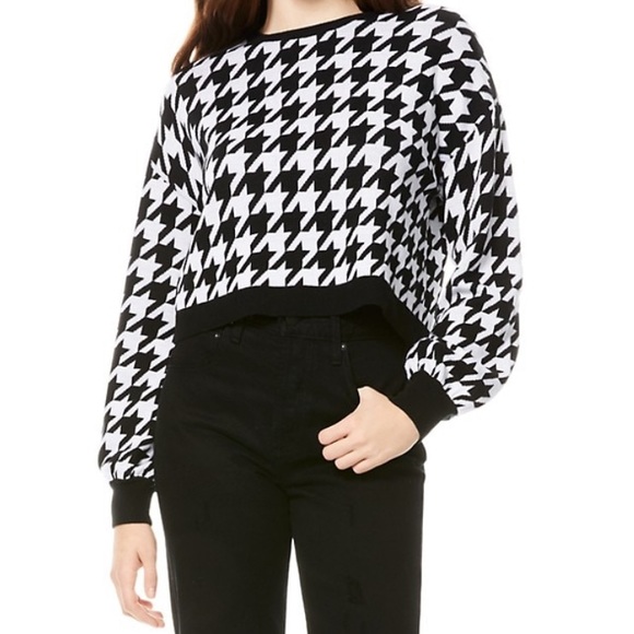 Houndstooth Wool Blend Cropped Sweater 
